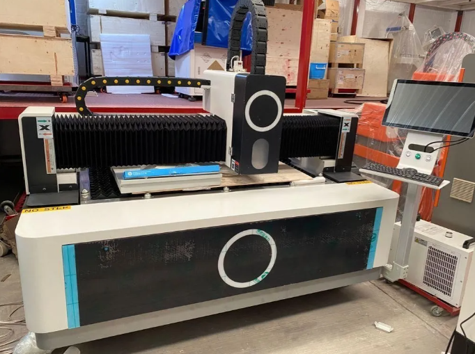 Máquina Fibra Optica 1000w 300x150cm Corte De Metal